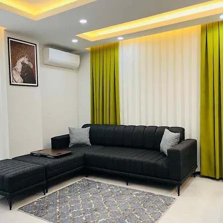 16 With Fast Internet And Elevator Appartement